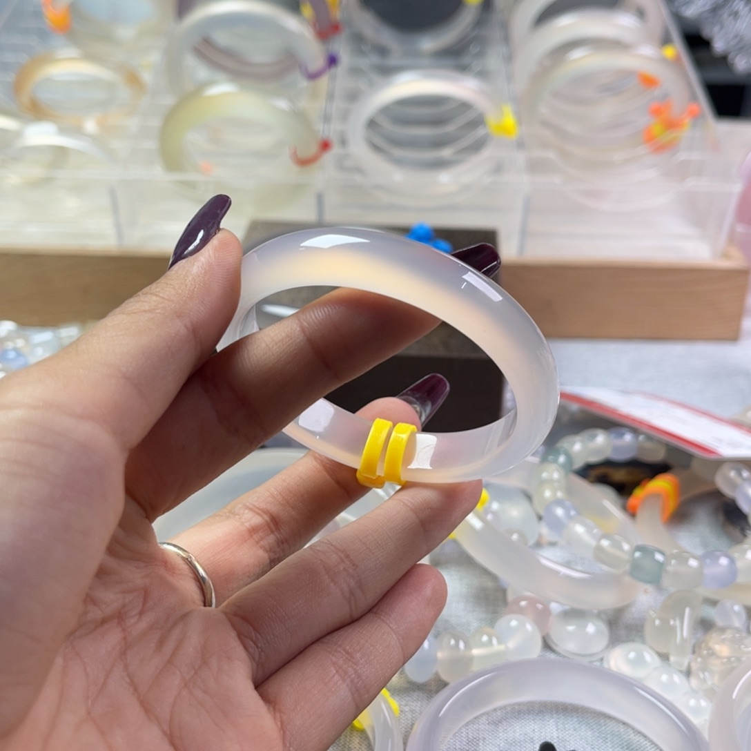 手镯玛瑙/玉髓未镶嵌