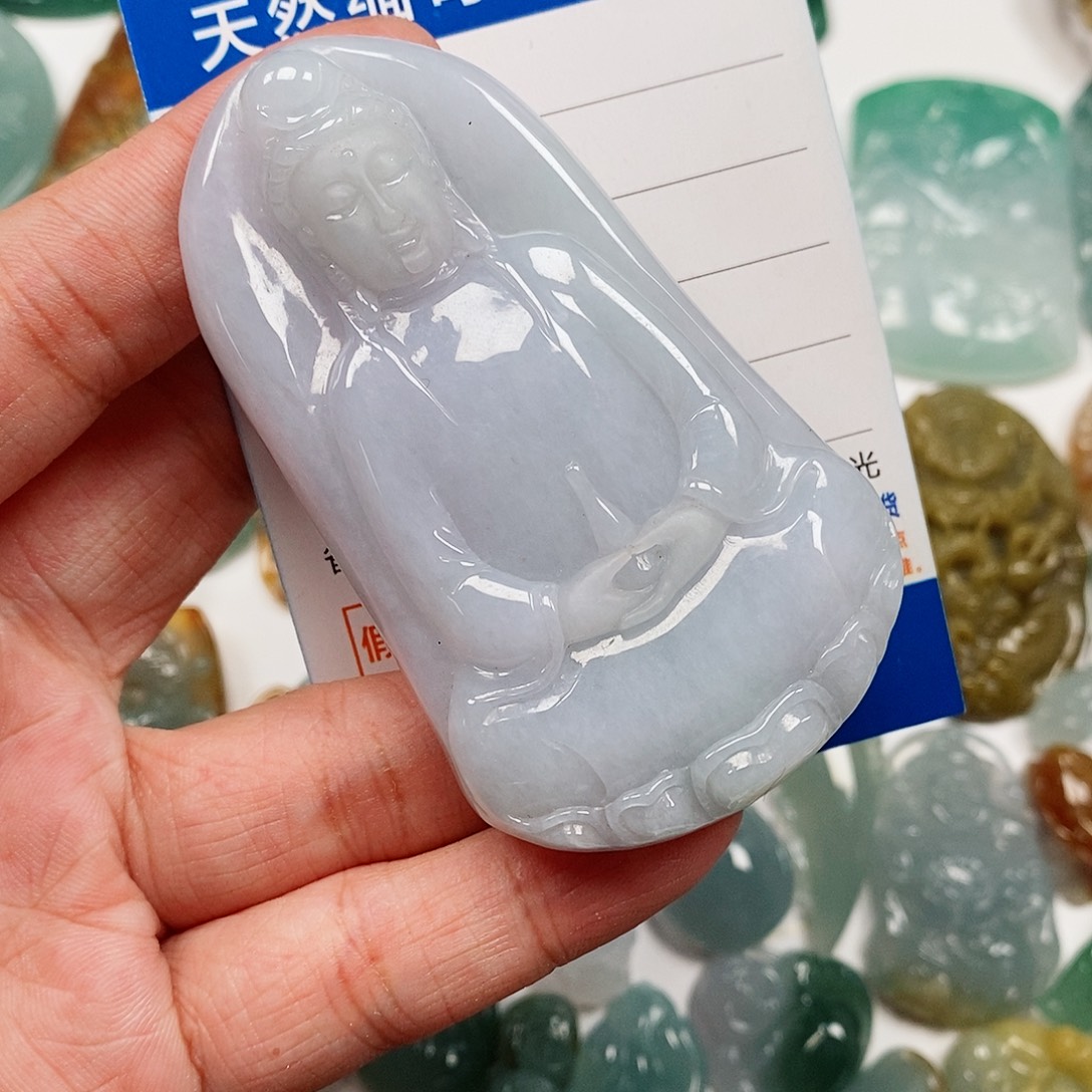 颈饰未镶嵌翡翠素衣观音