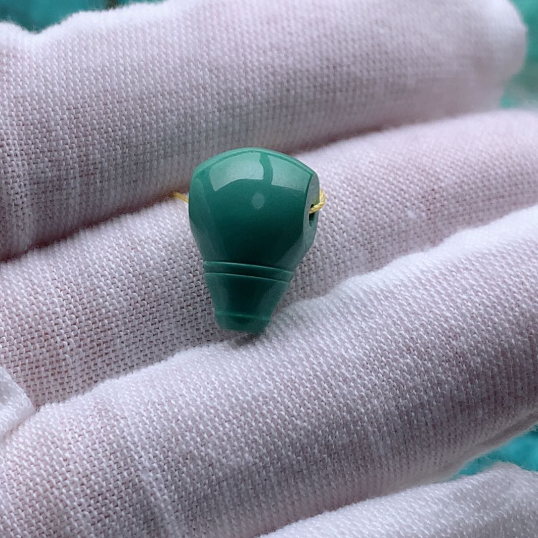 绿松石颈饰未镶嵌