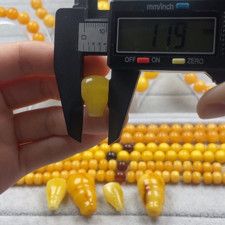 蜜蜡裸石未镶嵌天然原矿蜜蜡一体三通12*18*12mm尺寸