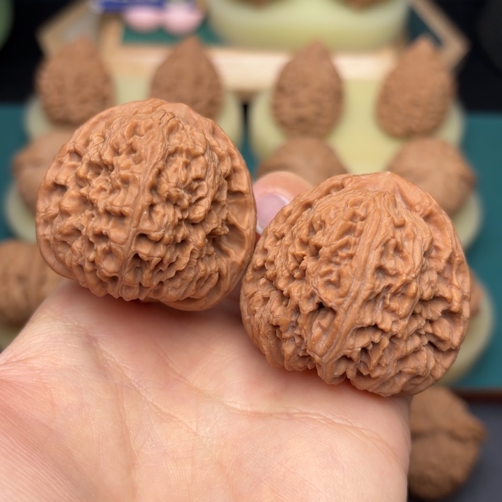 文玩核桃吊坠全品精配南疆石