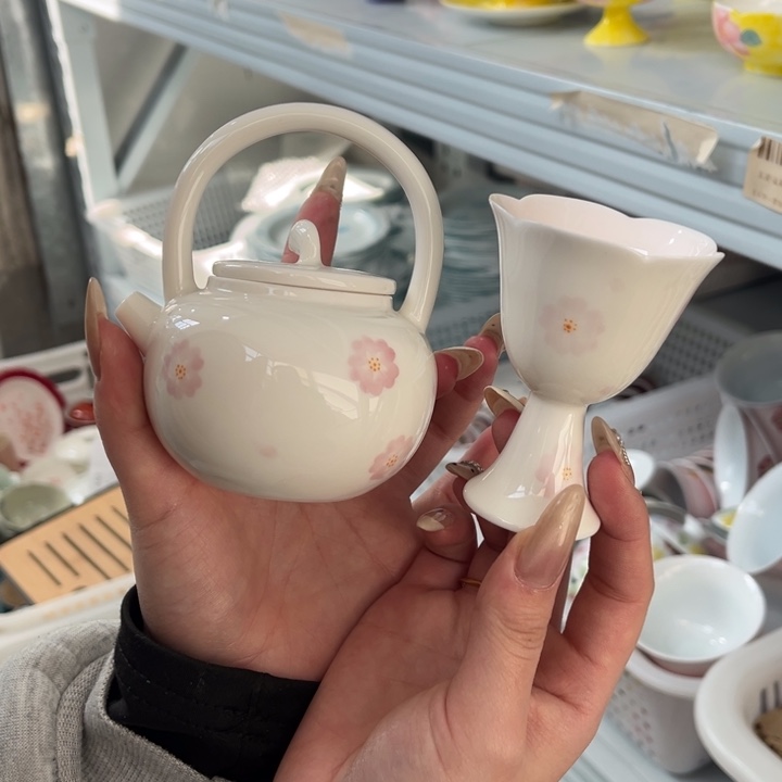 孤品微瑕两件套。         