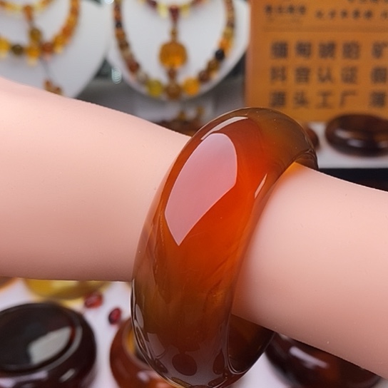 琥珀未镶嵌手镯精品橘红蜜55圈24宽