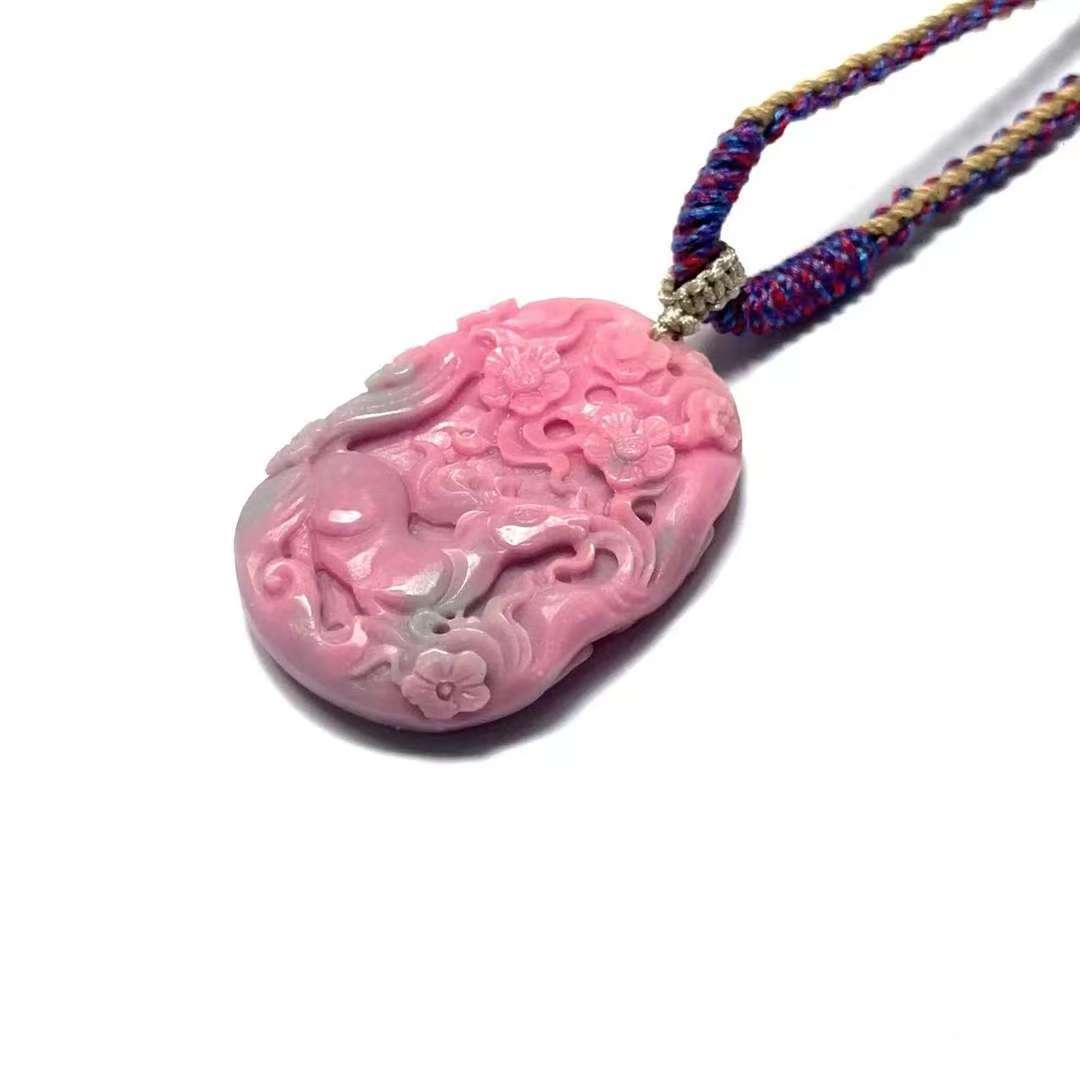 HN070 现代简约时尚双面雕刻项链尺寸53x38x9