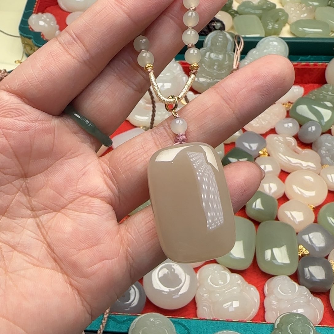 和田玉颈饰未镶嵌悦**妈