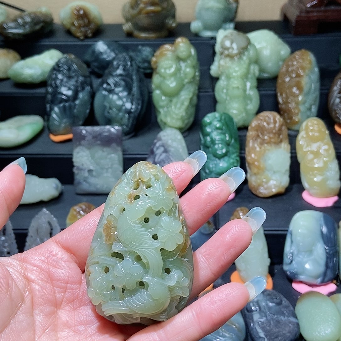 和田玉颈饰未镶嵌