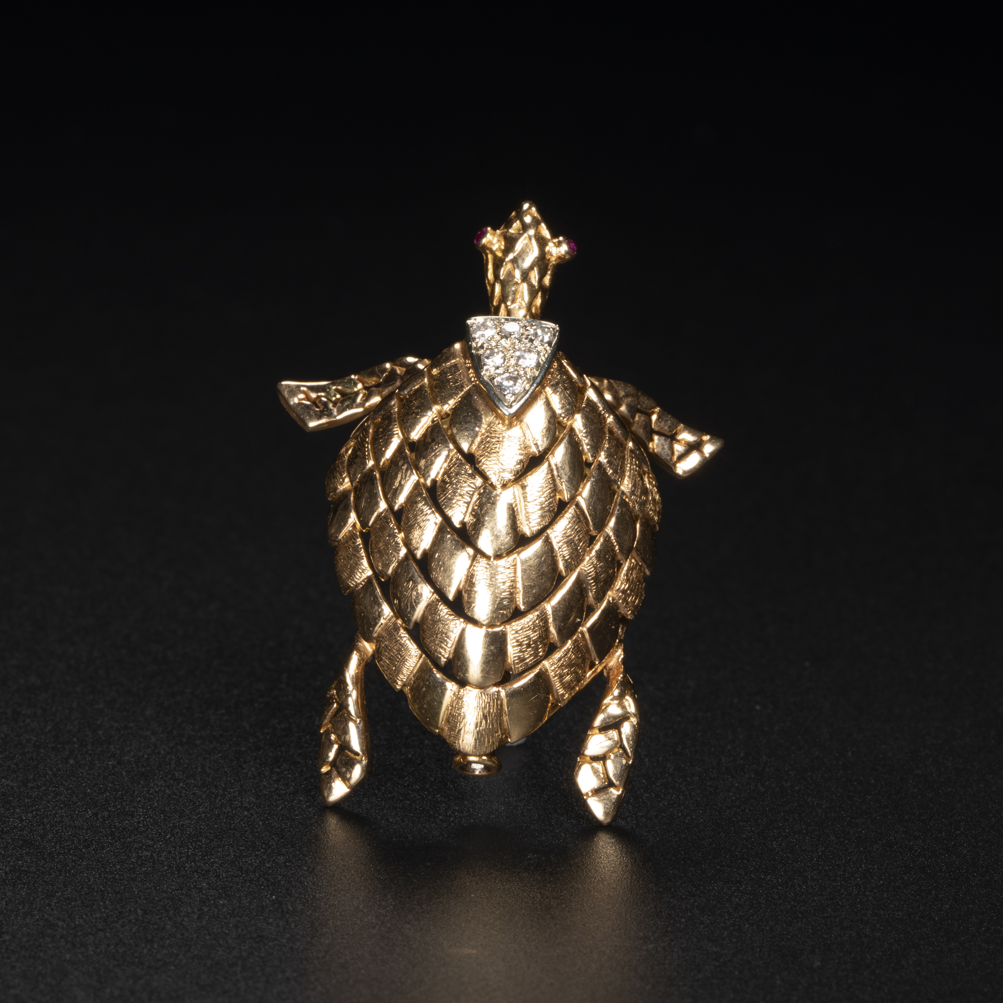 24 钻石胸针 （珠宝）