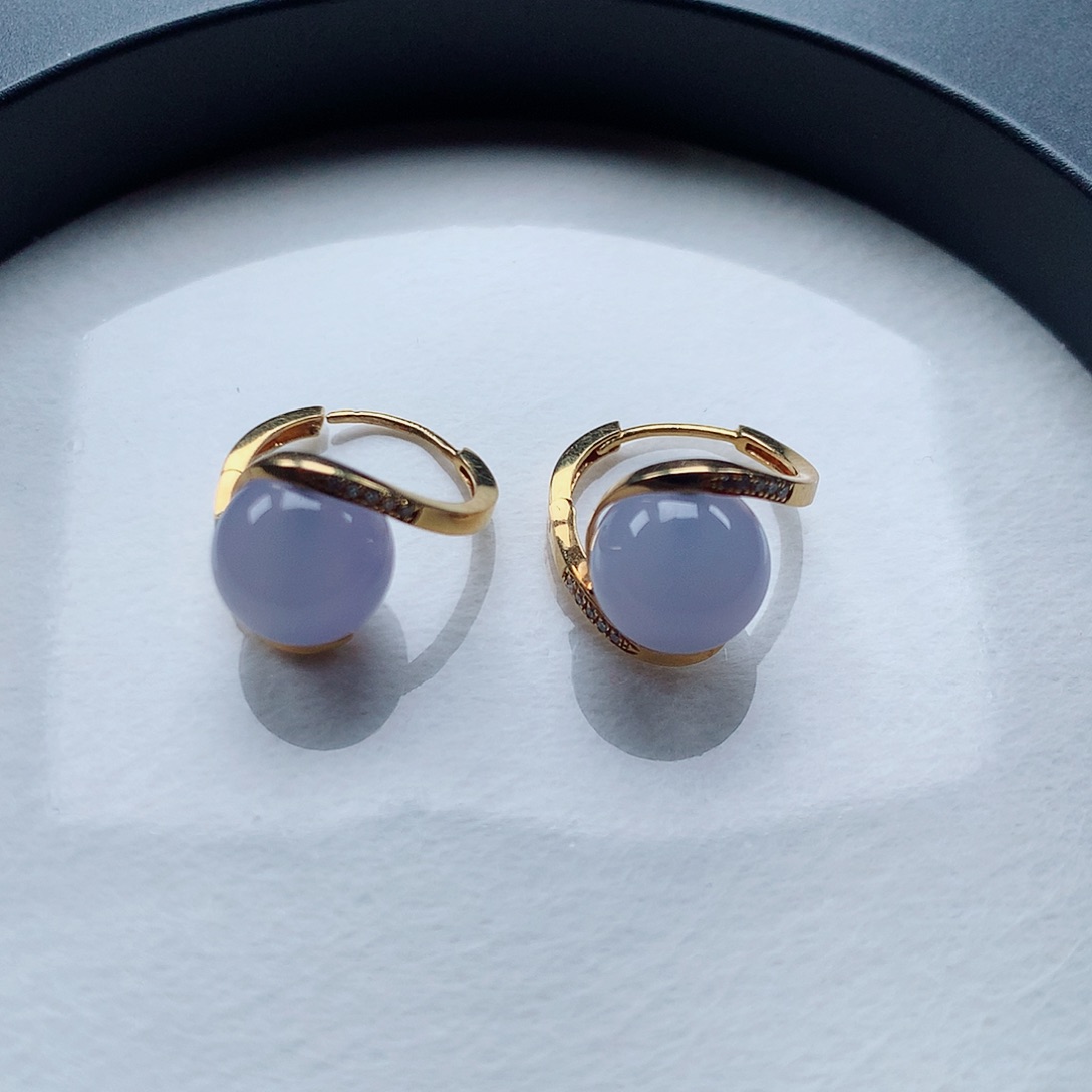 翡翠颈饰未镶嵌耳饰