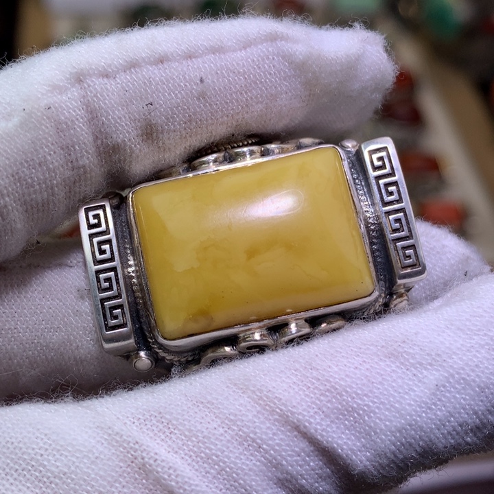 小***伙蜜蜡足银镶嵌戒指