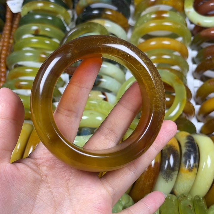 蛇纹石玉手镯未镶嵌可****8