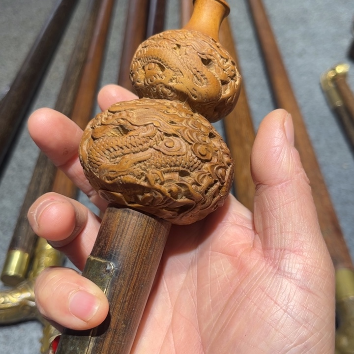 木紫****1木质拐杖手工制作