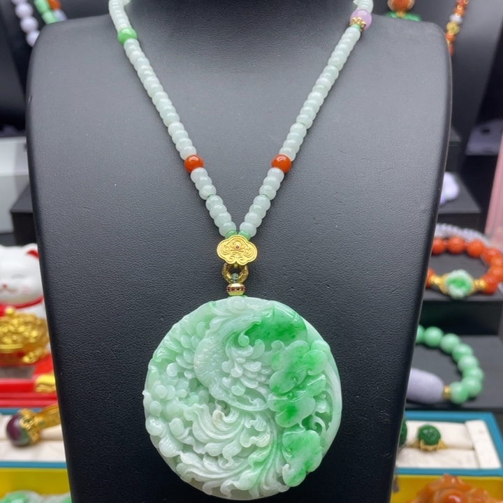 翡翠未镶嵌颈饰翡翠凤凰