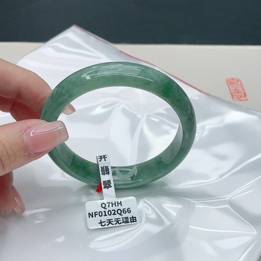 翡翠手镯未镶嵌正58.7