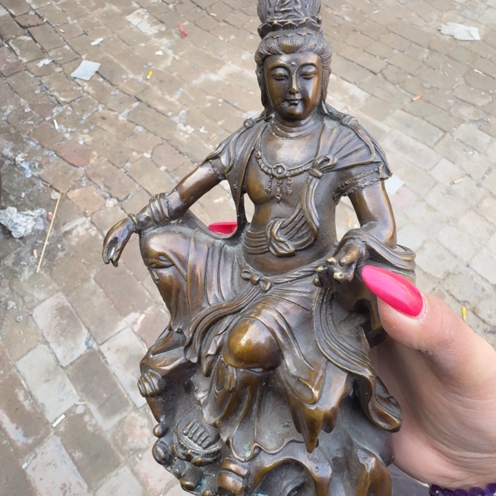 慕***容铜器物品理性消费