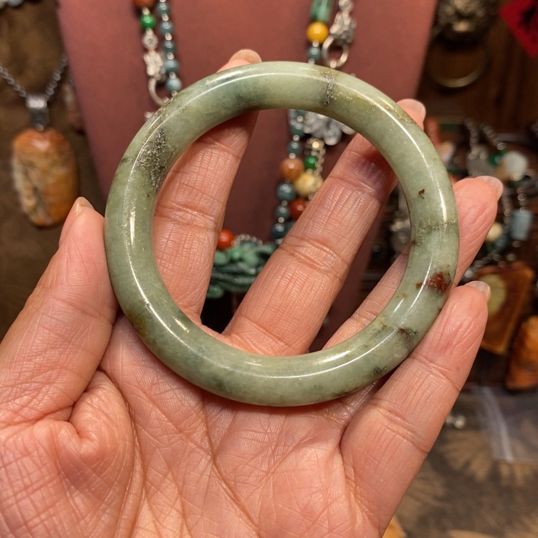 翡翠吊坠(赠链)未镶嵌