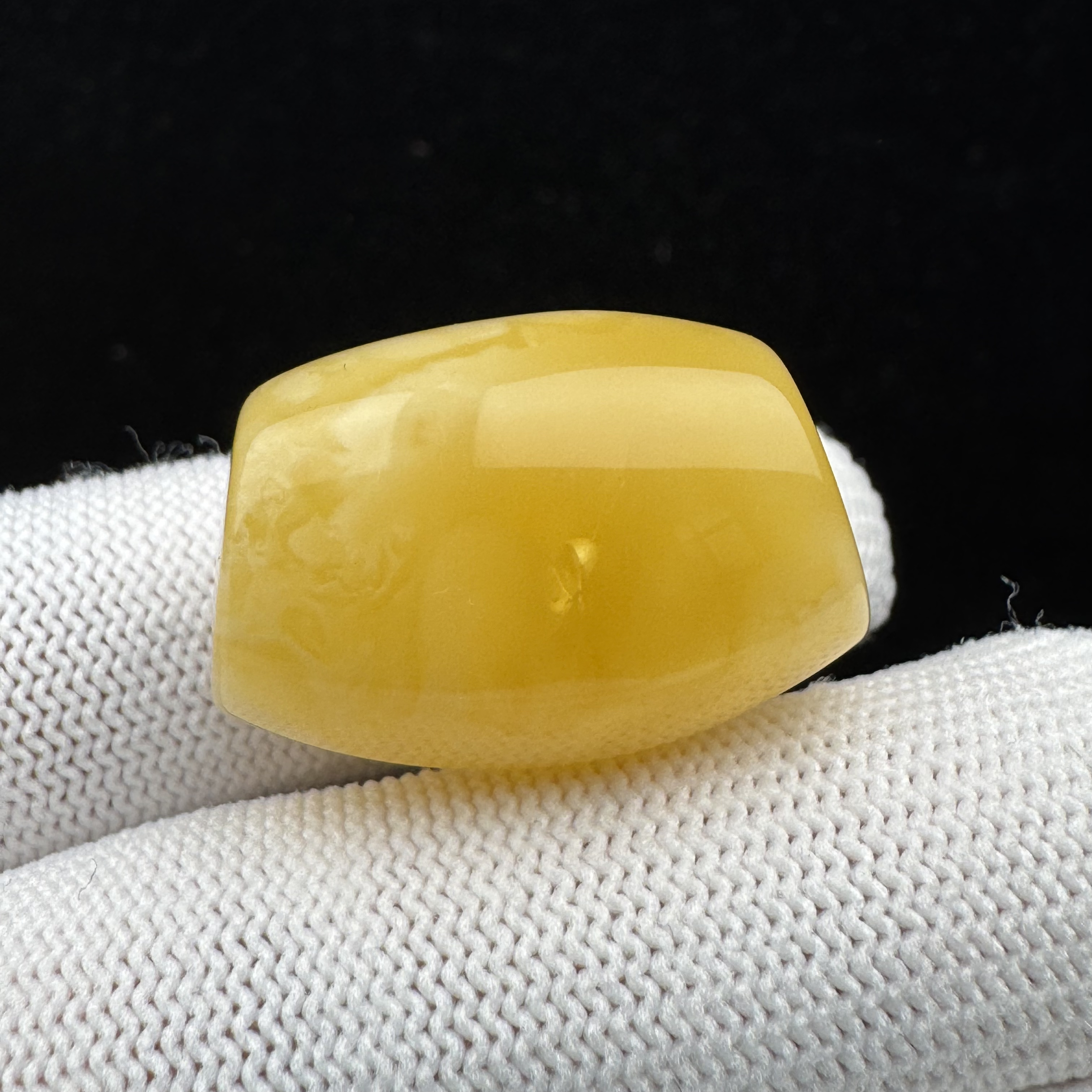 B4055天然原矿俄料蜜蜡 马蹄珠 18.6*27.4*17.5mm支持复检