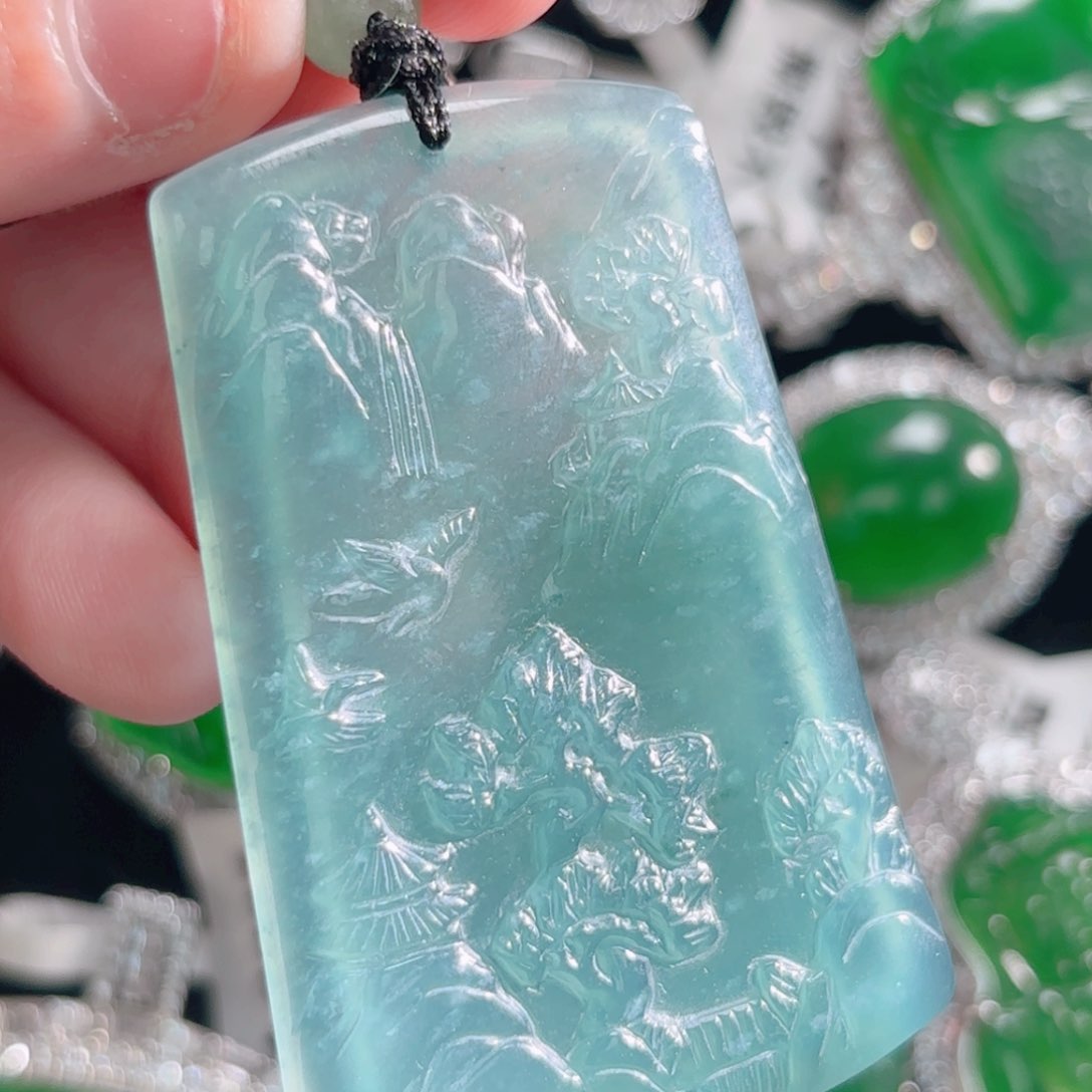 翡翠颈饰未镶嵌山水牌