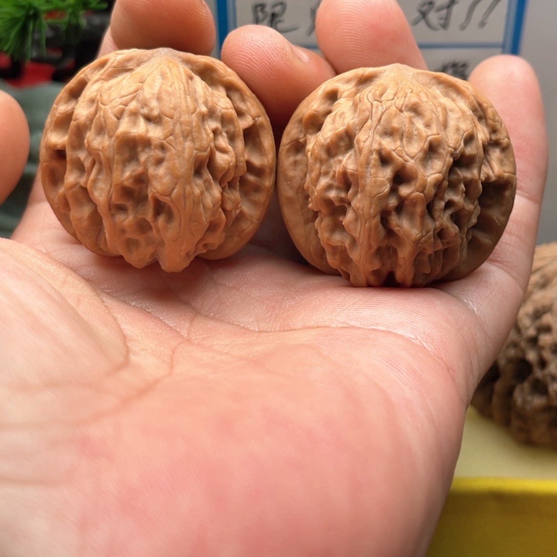 文玩核桃吊坠38野狼