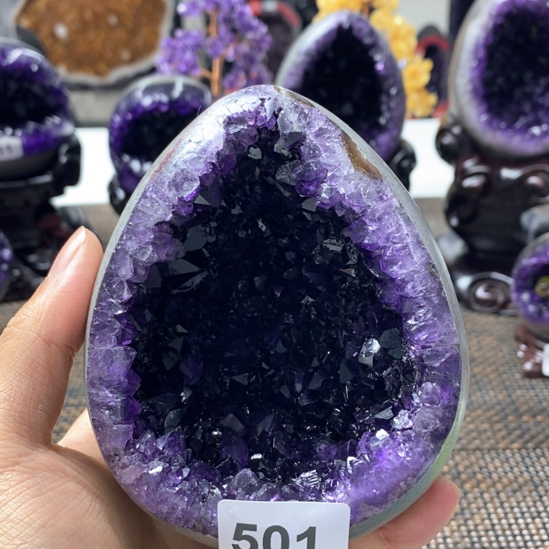 紫晶未镶嵌大型摆件（非配饰）