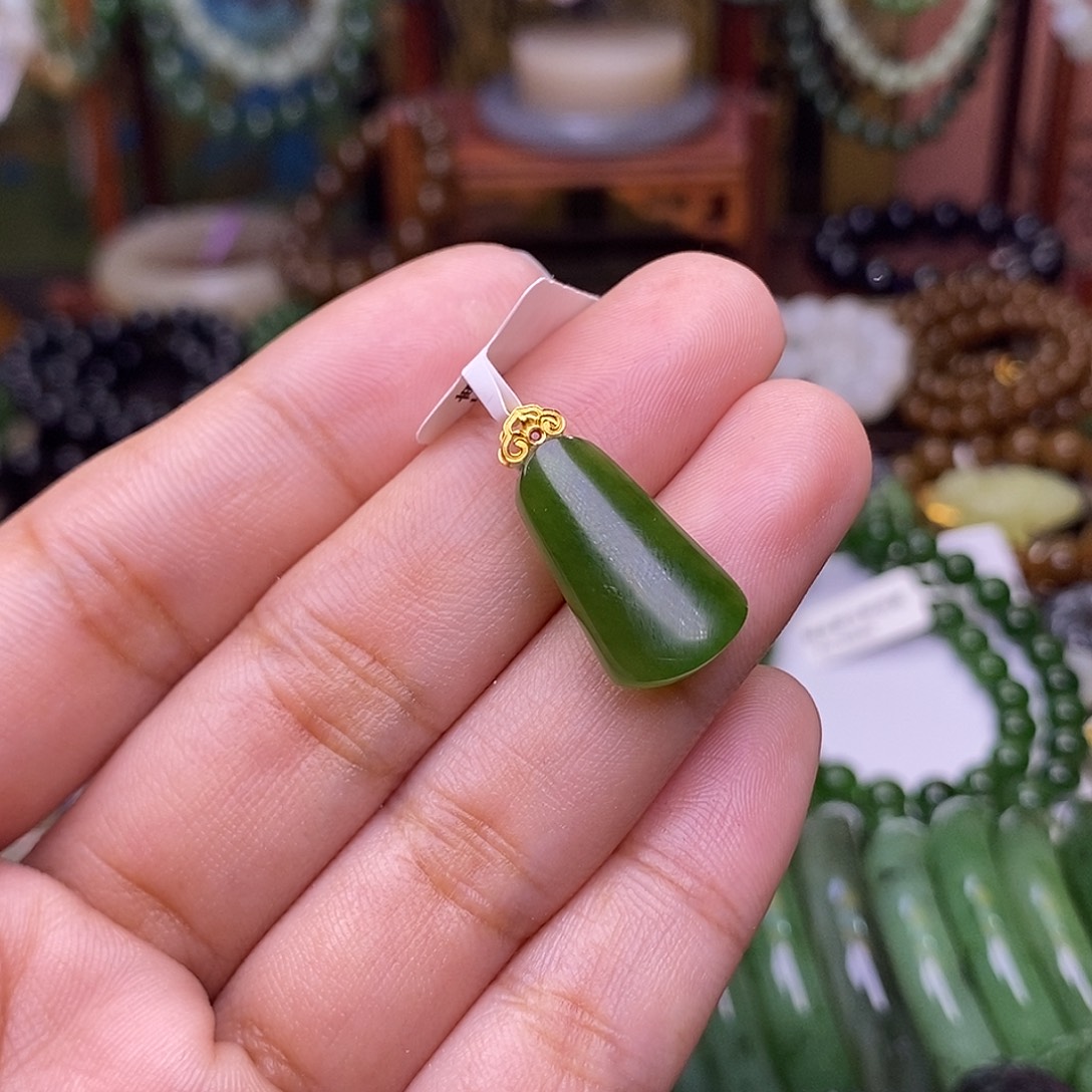 和田玉未镶嵌颈饰碧玉老料金镶无事牌