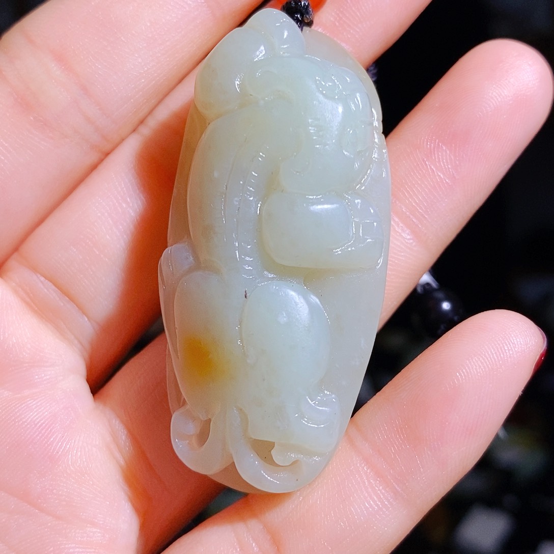 和田玉颈饰未镶嵌