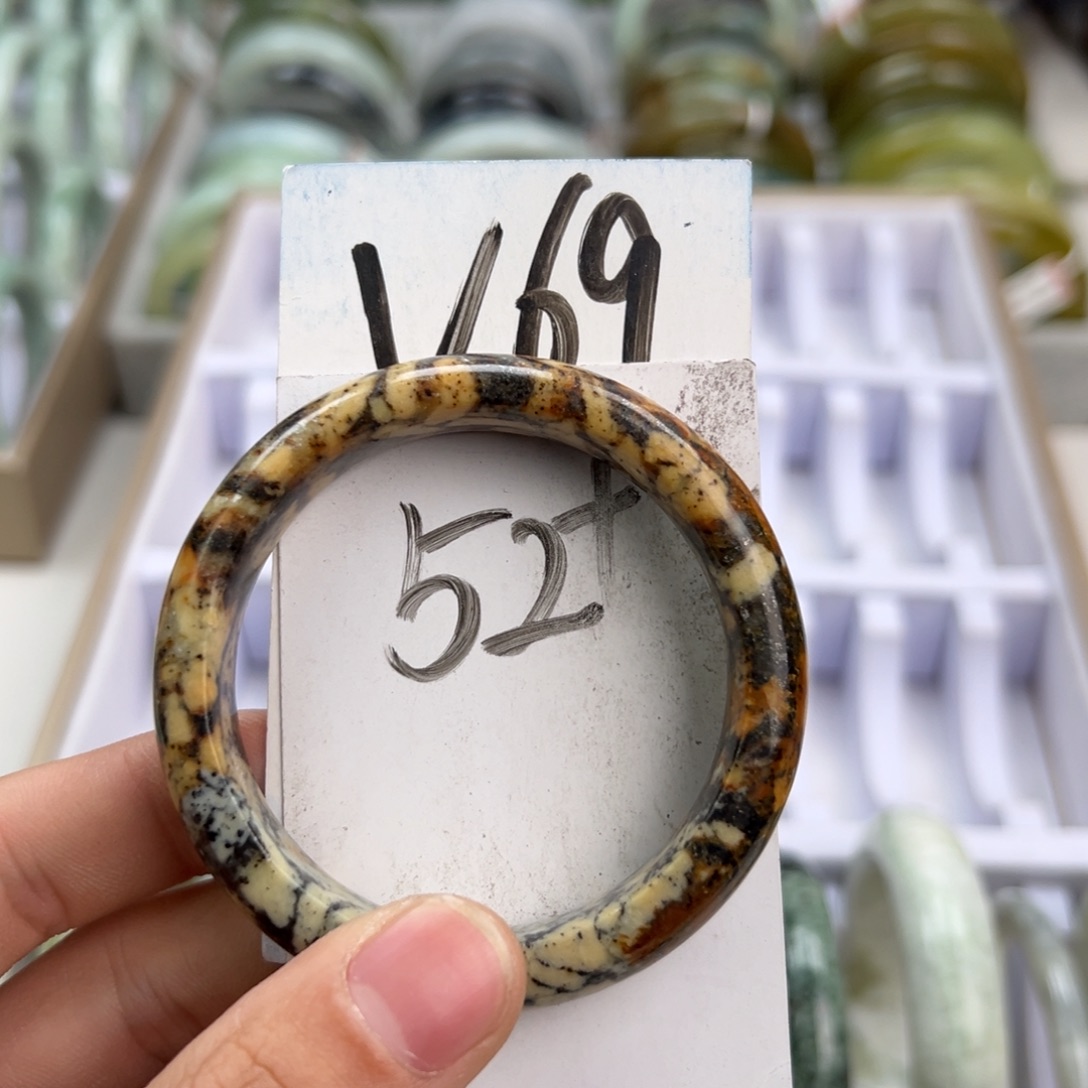 岫玉手镯未镶嵌天然岫玉微瑕