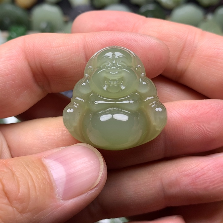 和田玉挂件未镶嵌不**往