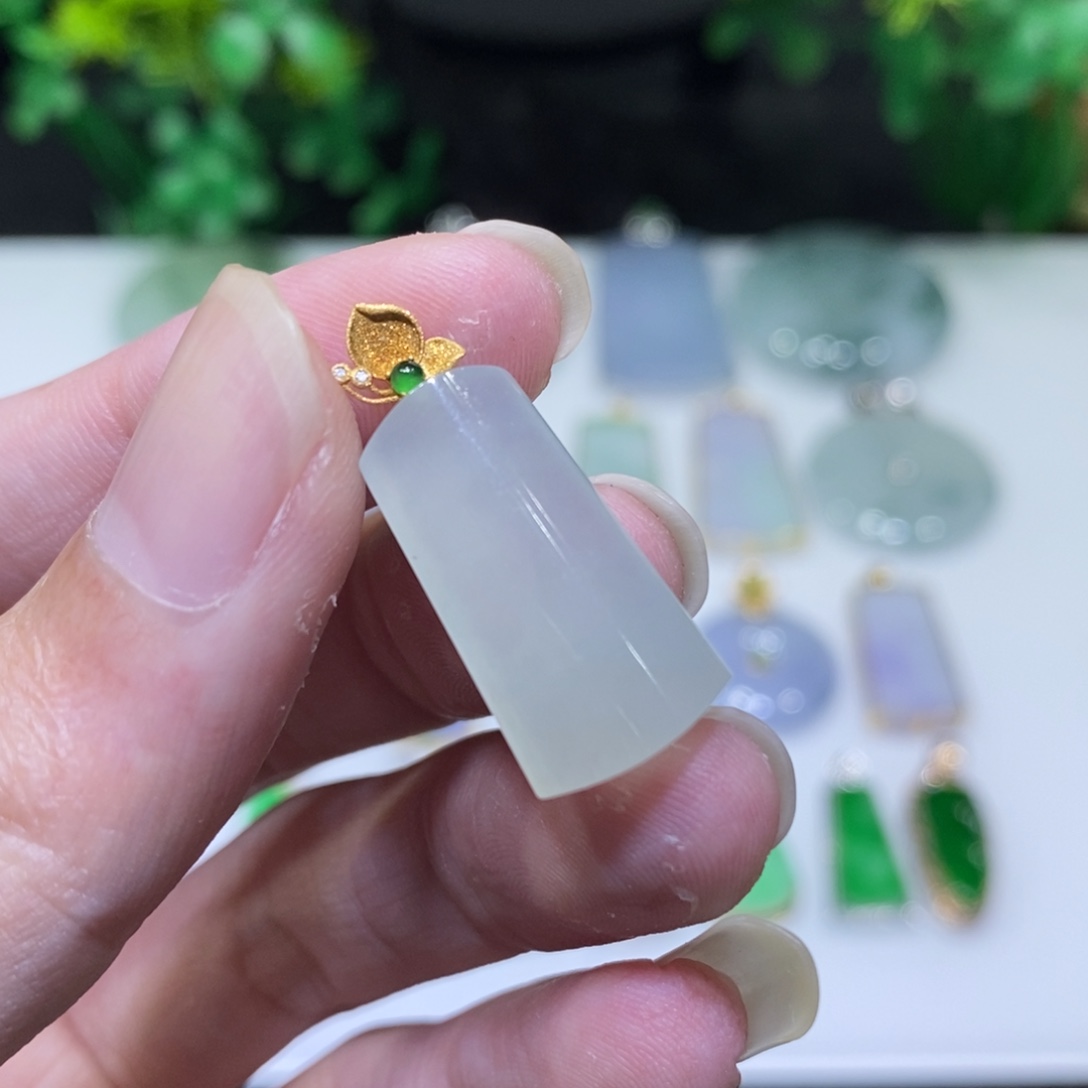 翡翠18K金镶嵌吊坠(不含链)