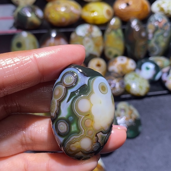 玛瑙/玉髓未镶嵌珠宝奇石95