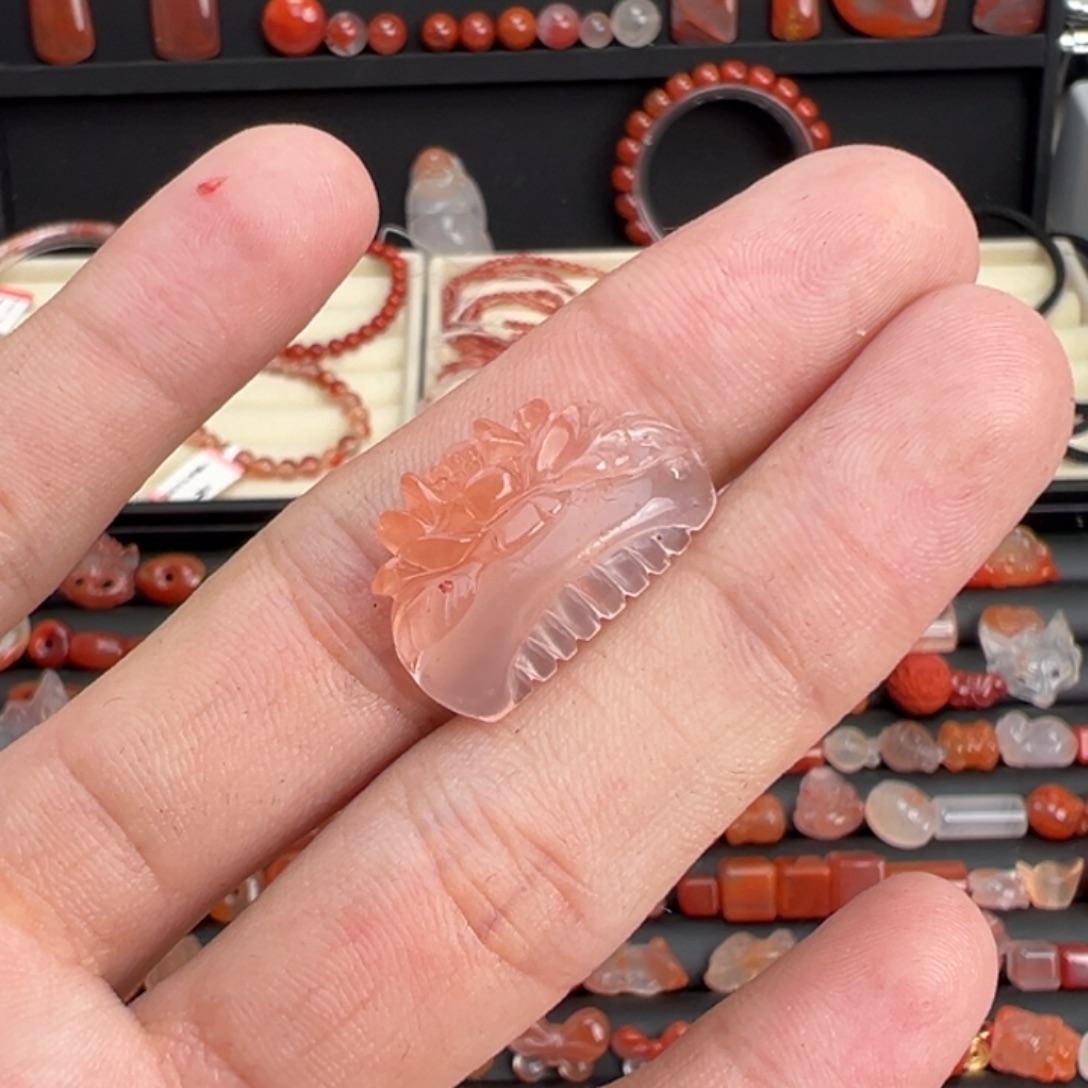 南红玛瑙未镶嵌颈饰梳子