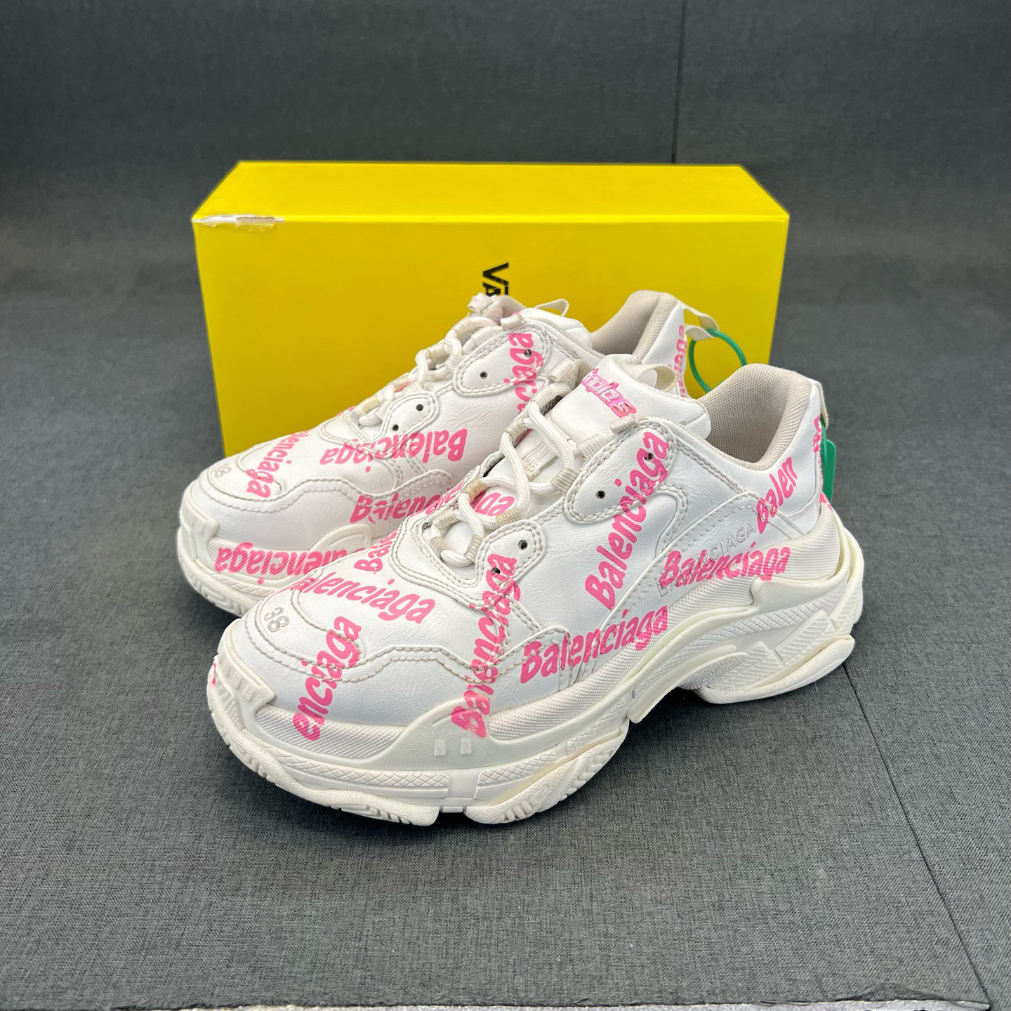 95新 Balenciaga/巴黎世家 码数38巴黎世家鞋triples白粉弹幕原盒