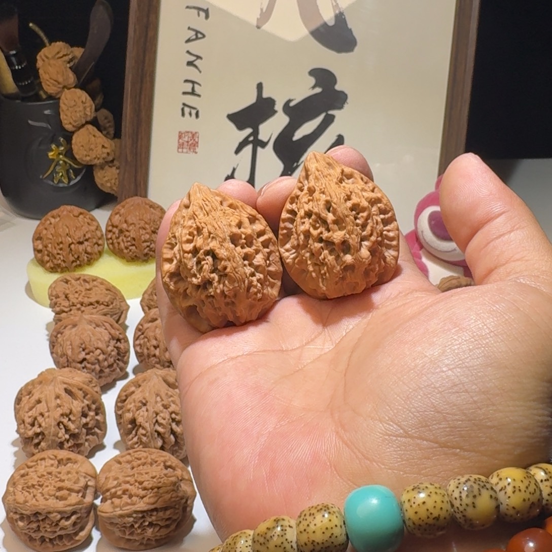 吊坠文玩核桃36尺寸十三陵鸡心（有黄）