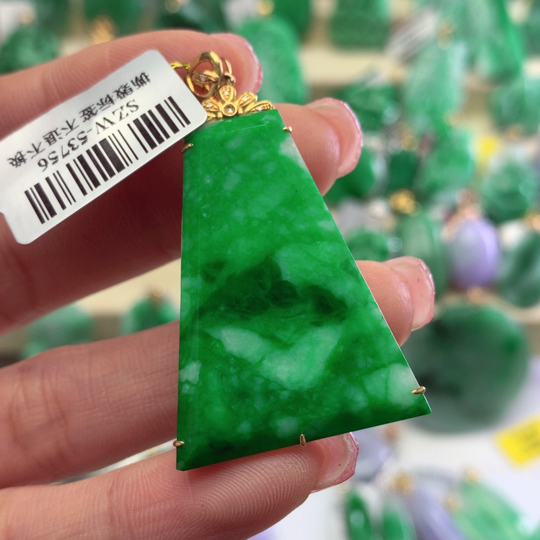 翡翠颈饰18K金镶嵌翡翠