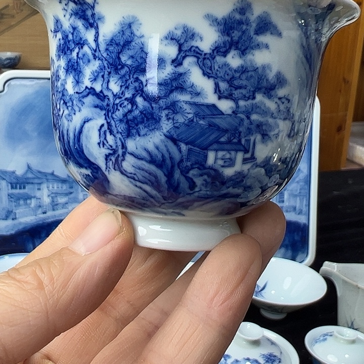 牜***ō纯手工青花山水盖碗