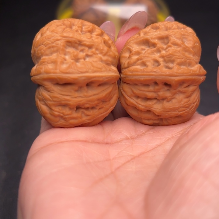 把件桃核42元宝狮子头