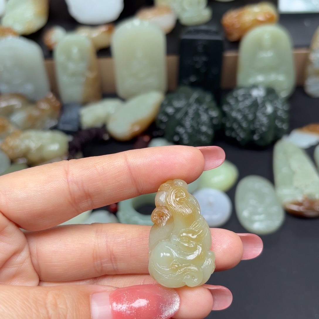 和田玉颈饰未镶嵌