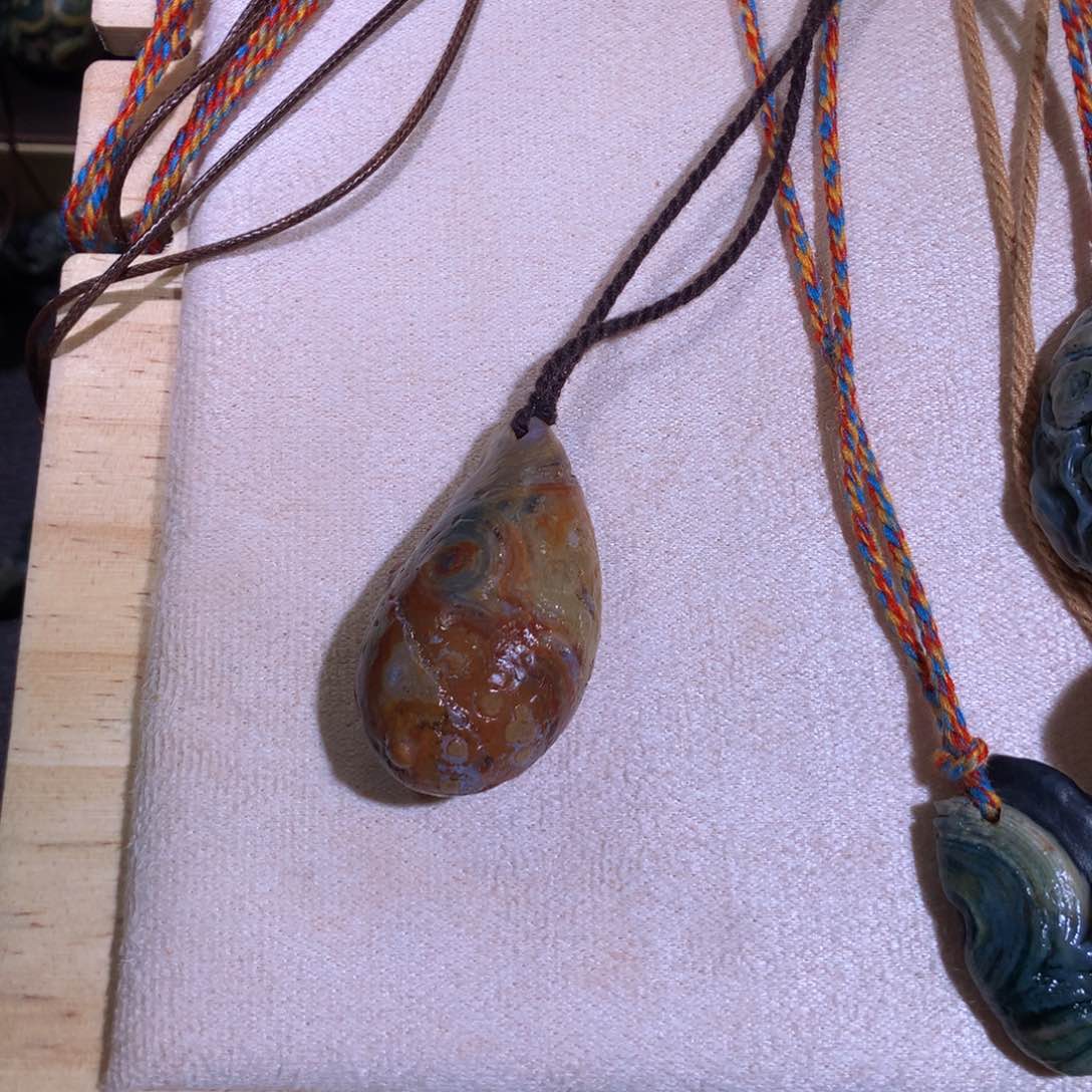 石材阿拉善红眼睛石吊坠