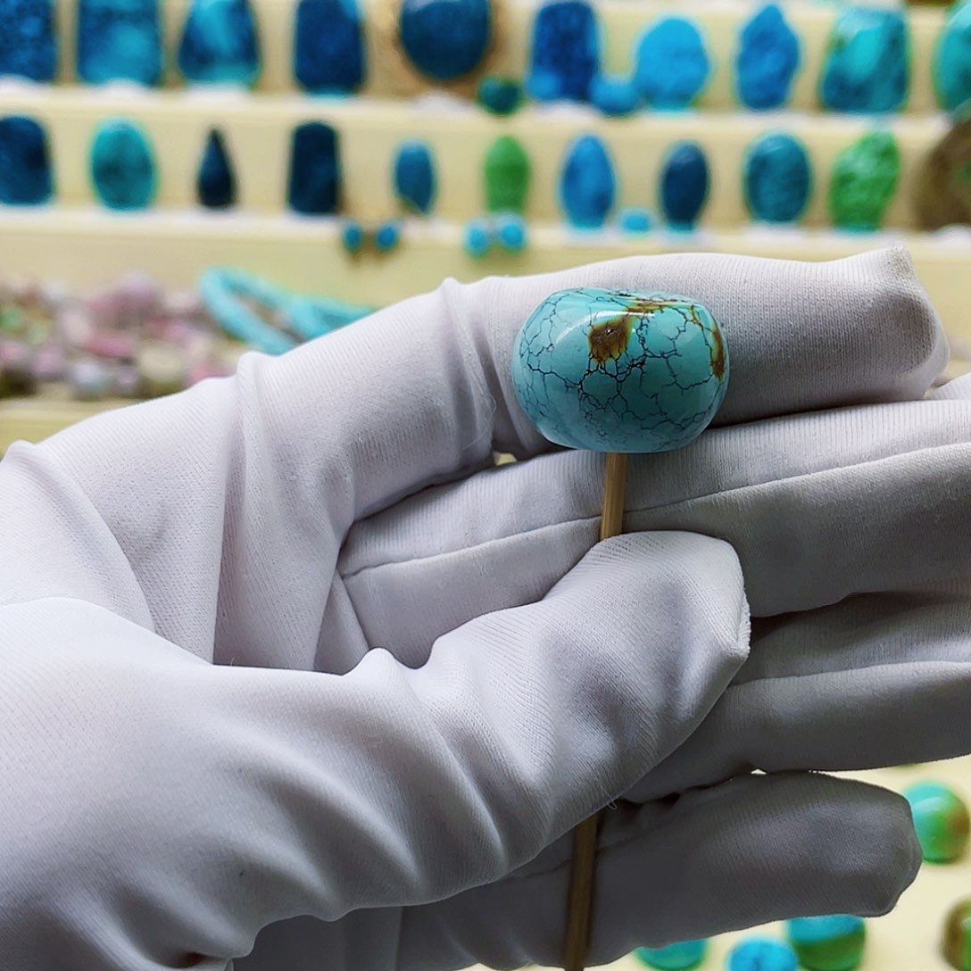 绿松石颈饰未镶嵌