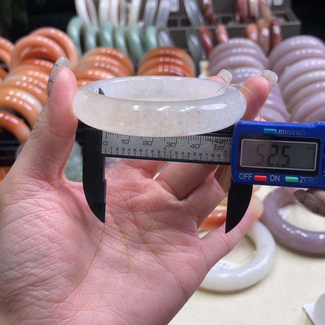 未镶嵌手镯石英质玉