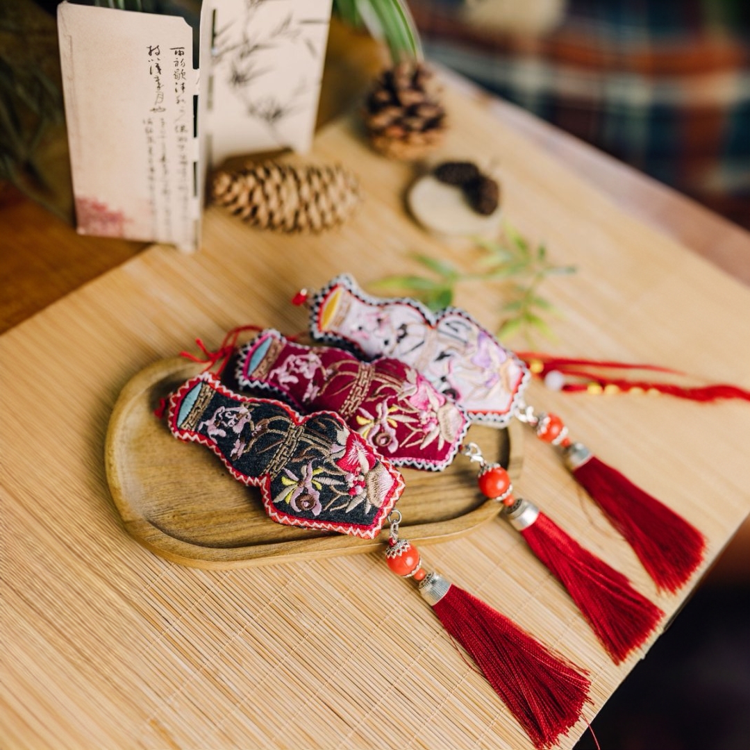 柞蚕丝【宝瓶】新中式国风挂件车挂床挂工艺品