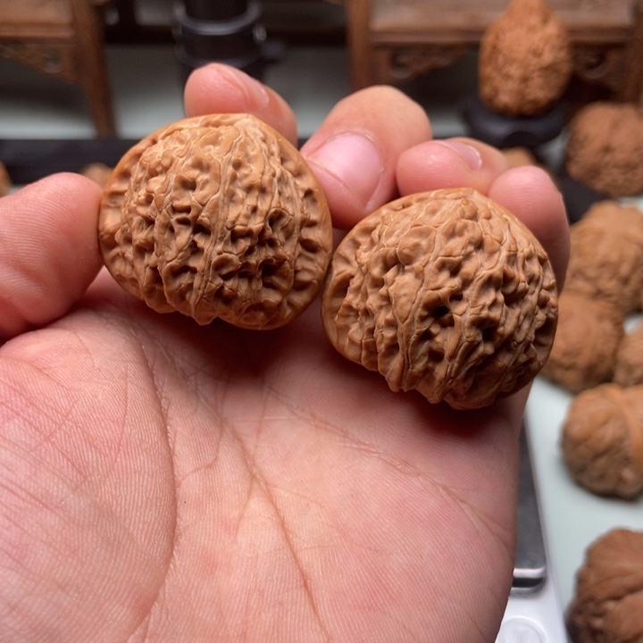 文玩核桃把件36三角白