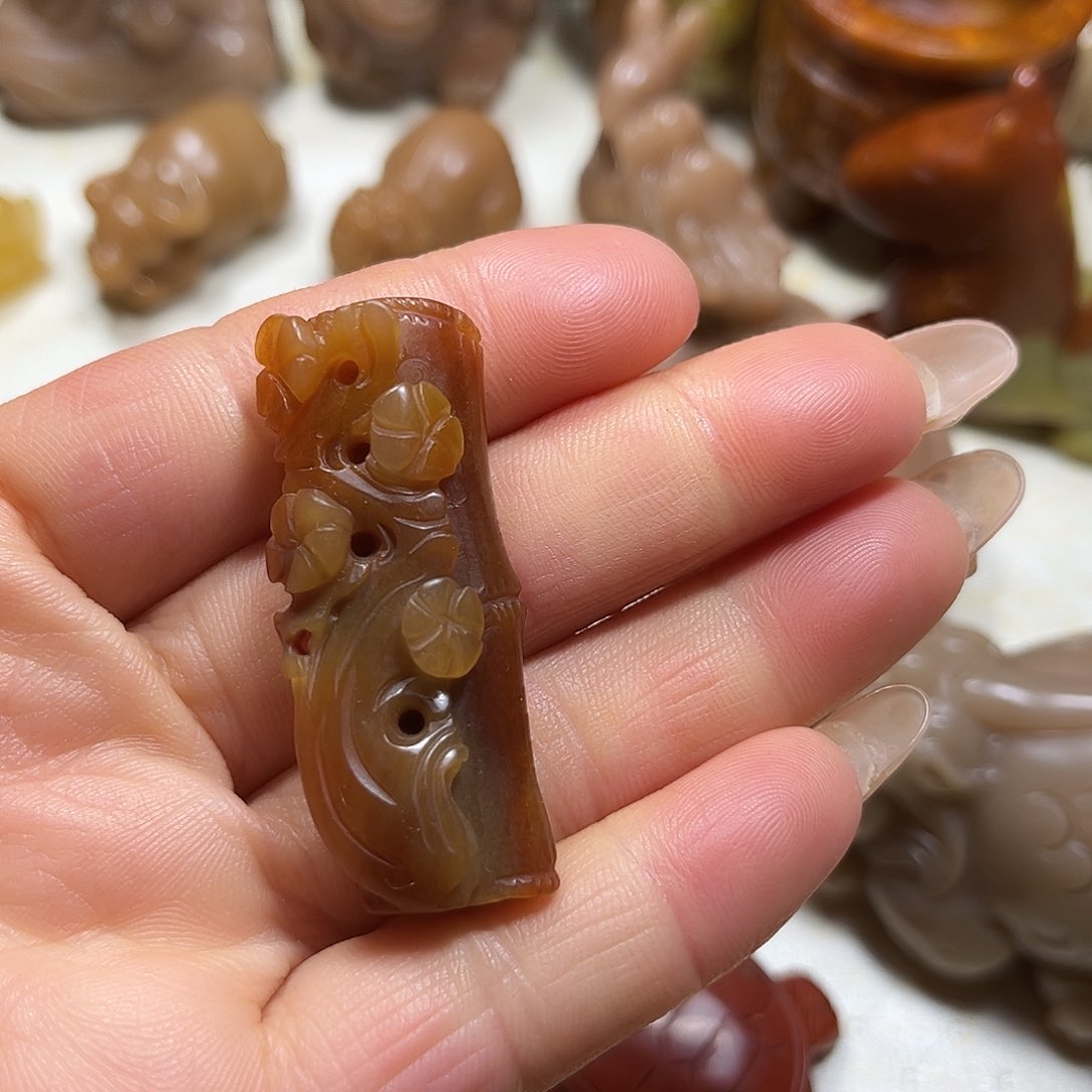 白玉菩提吊坠白玉菩提吊坠