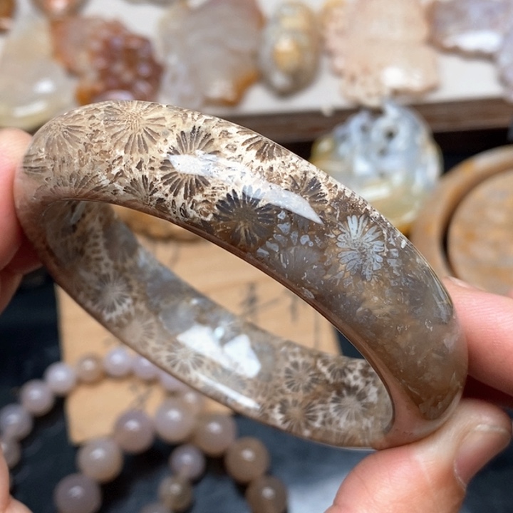 硅化珊瑚（珊瑚玉）手镯未镶嵌58