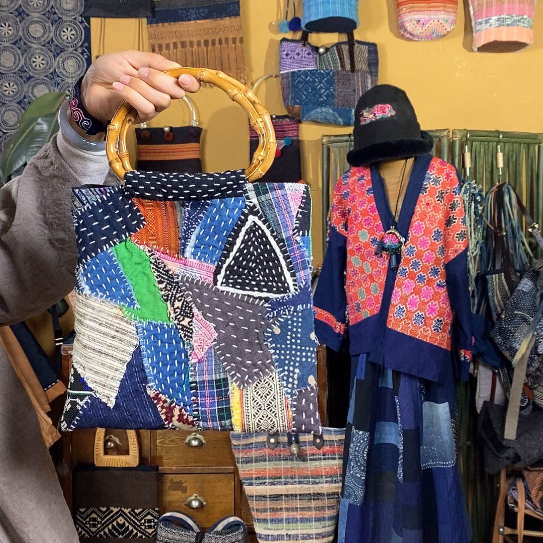 织绣手工制作刺子绣包包