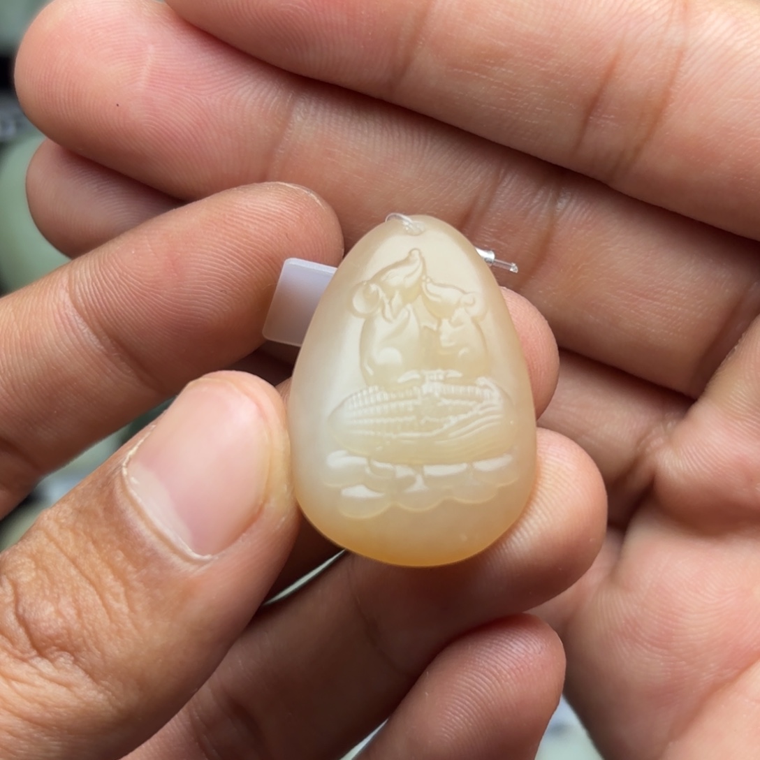 和田玉未镶嵌颈饰