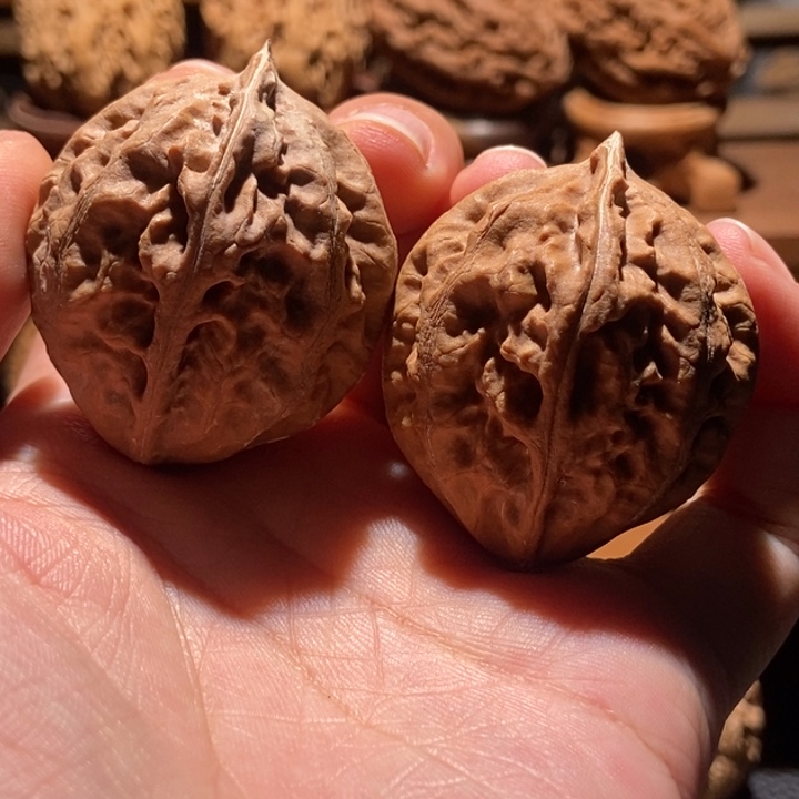 文玩核桃吊坠楸玥核40