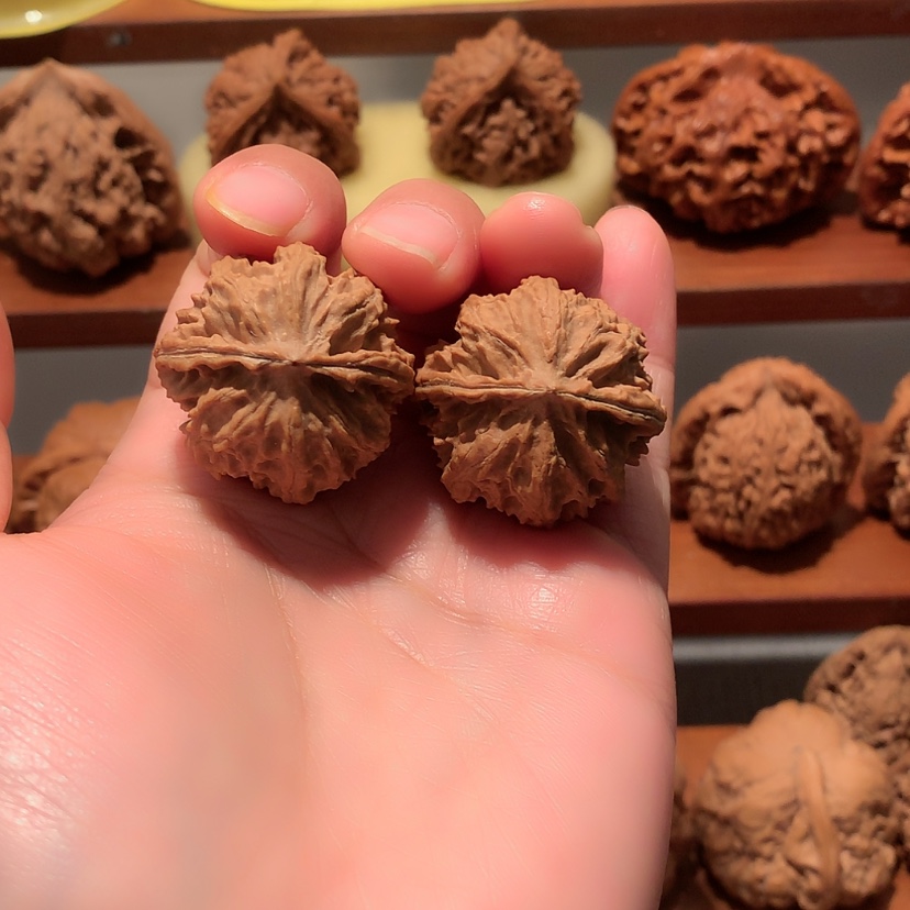 【闪购商品】文玩核桃把件京八棱