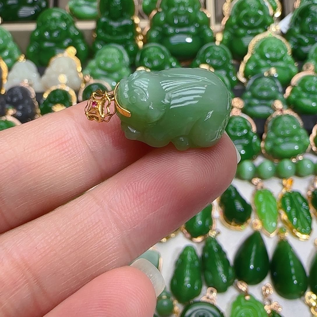 和田玉（碧玉）吊坠(不含链)18K金镶嵌