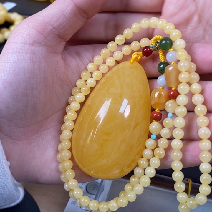 琥珀裸石未镶嵌水滴