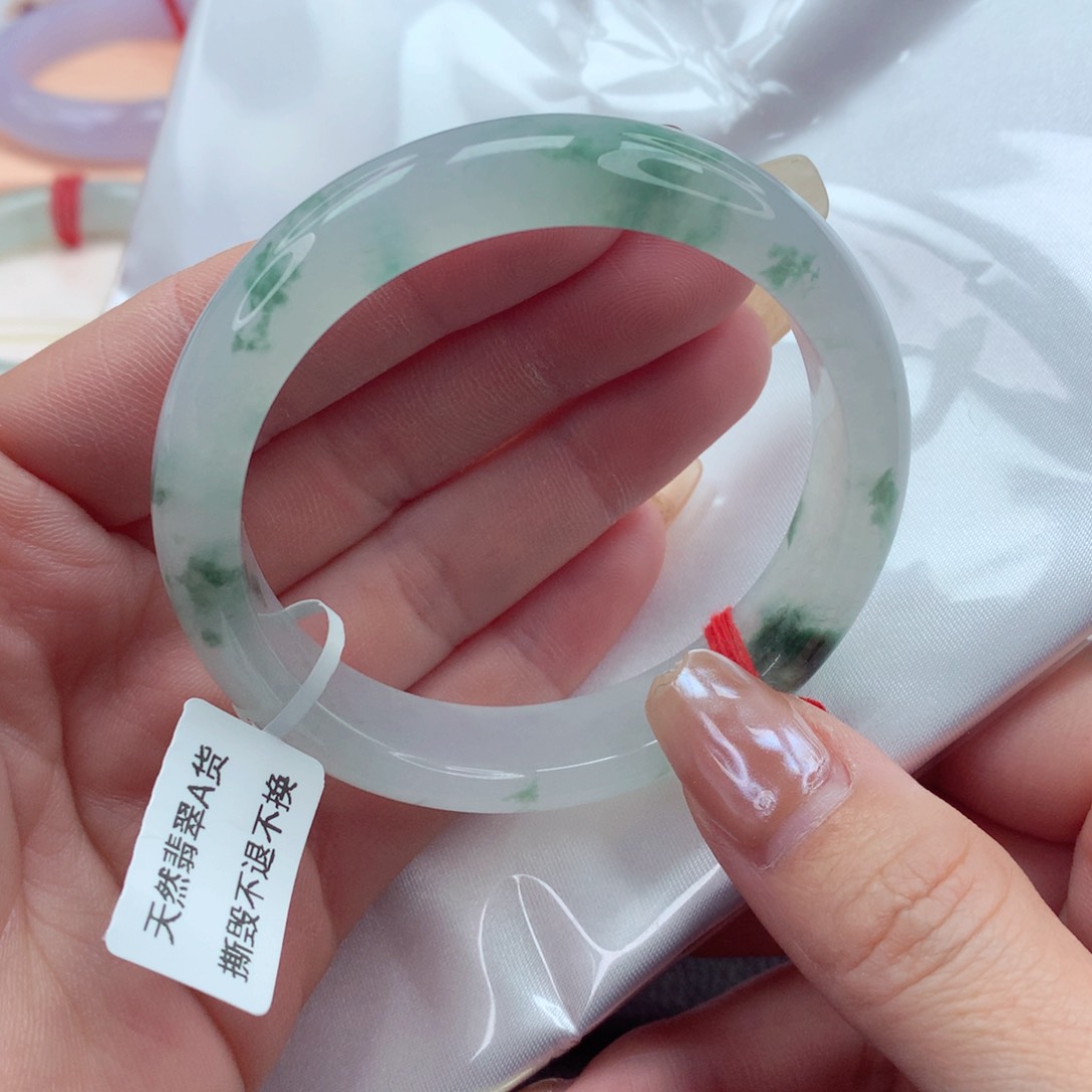 翡翠手镯未镶嵌54圈口 白冰清新淡雅冰飘绿花